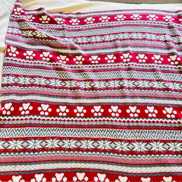 Nordic Xmas Teddy Knit Throw Blanket 56in x 51 in Red White Gray Fair Isle - Picture 7 of 13